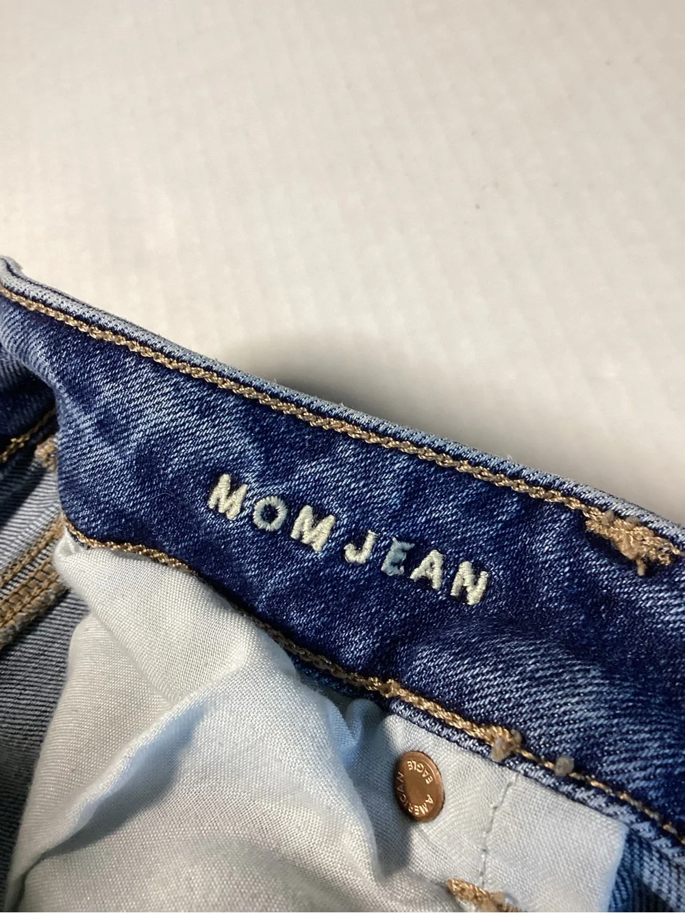 AE 90s Y2KHigh-Rise Slim Mom Jeans in Medium Blue Denim sz 12 - Picture 7 of 11
